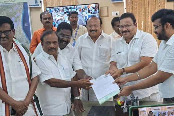 Cuddalore Parliamentary Constituency Congress candidate filing nomination