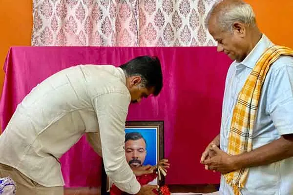 Durai Vaiko meets family  deceased  Trichy and offered condolences 