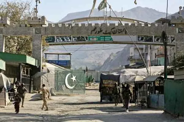 Indian man enters Pakistan to hold girlfriend's hand