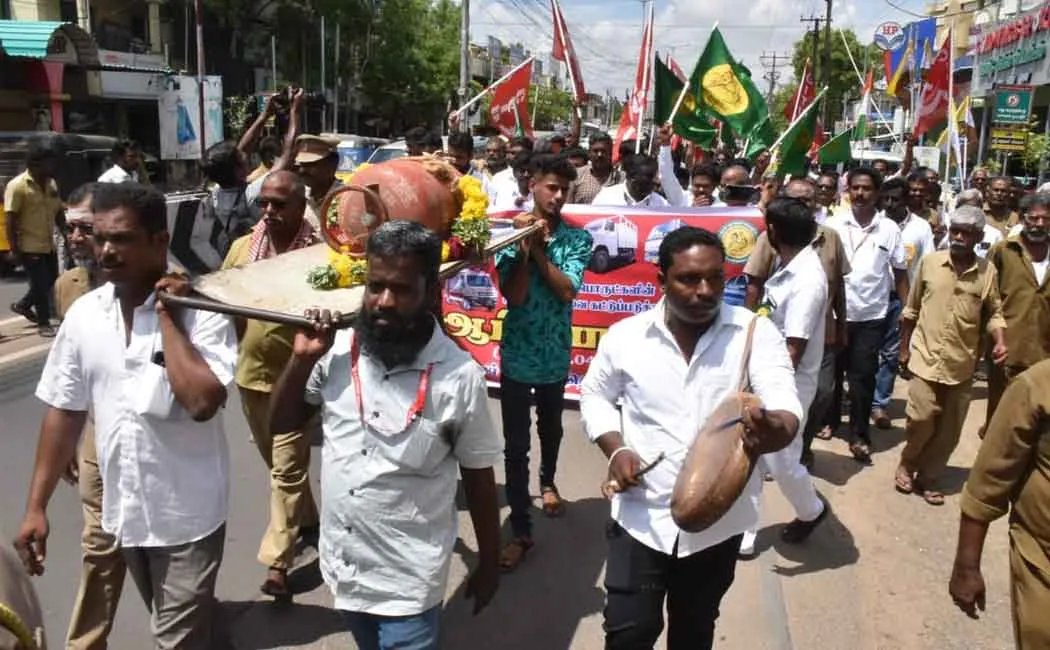 Struggle condemn petrol diesel price hike