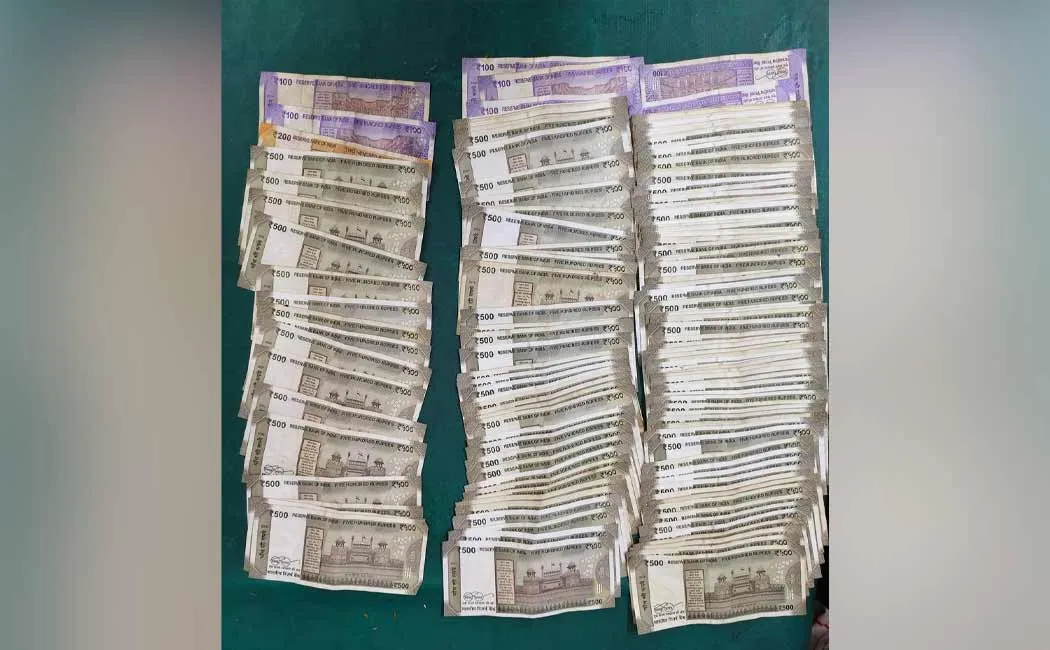 rs 69,000 cash was seized  raid conducted atTrichy Regional Transport Office