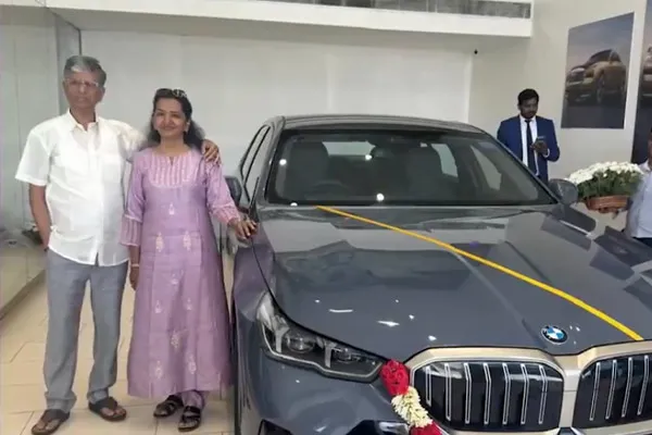 sa chandrasekhar gifts bmw car to his wife for marriage anniversery