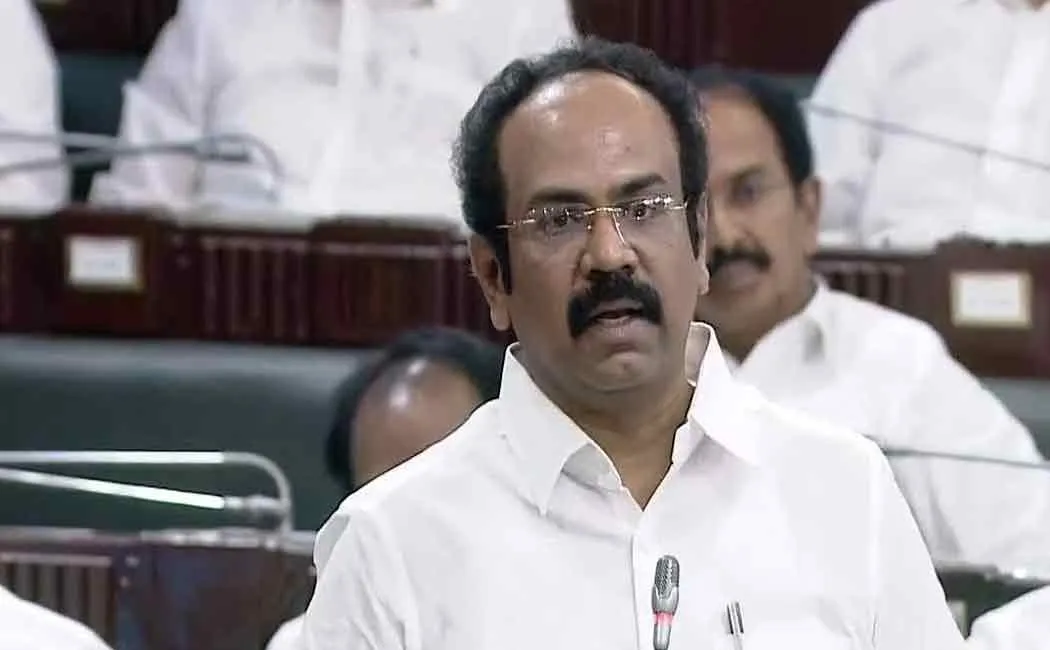 Former AIADMK minister praises DMK minister as 