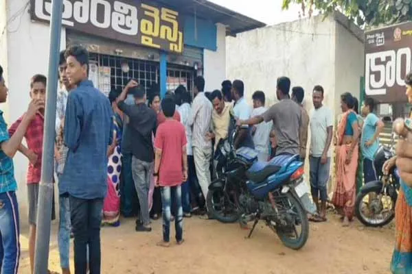liquor shops are selling liquor bottles at high prices, causing public dissatisfaction in Telangana 