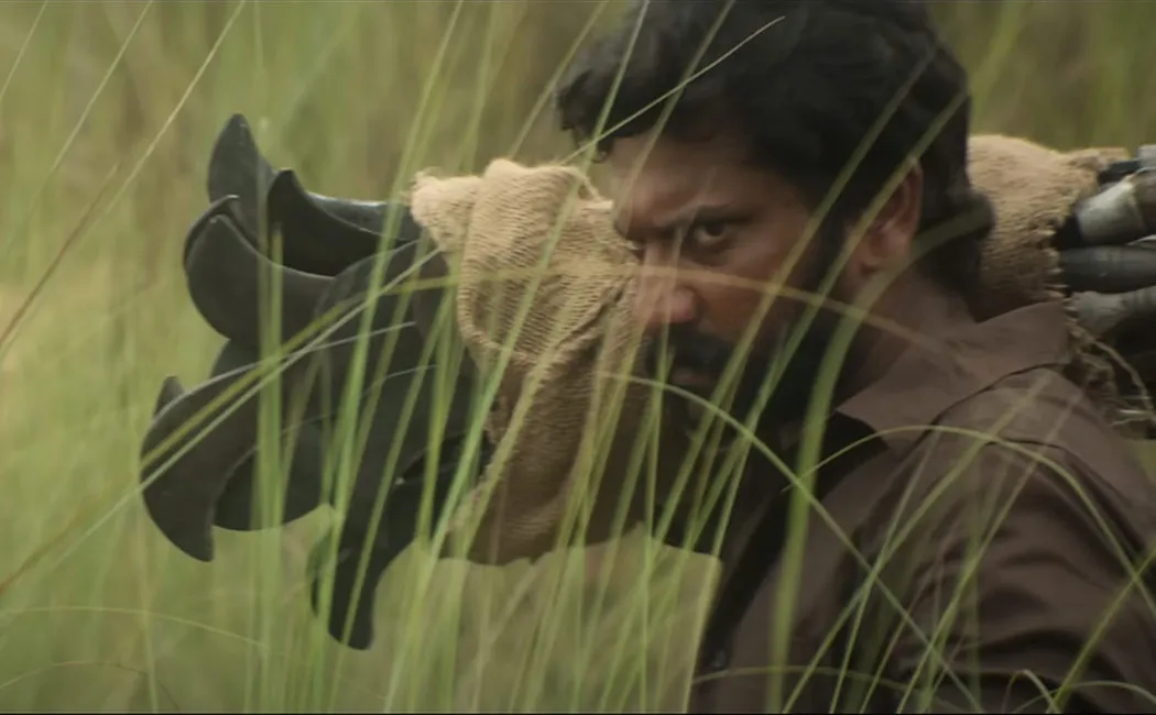 arul nithi movie Kazhuvethi Moorkkan teaser released