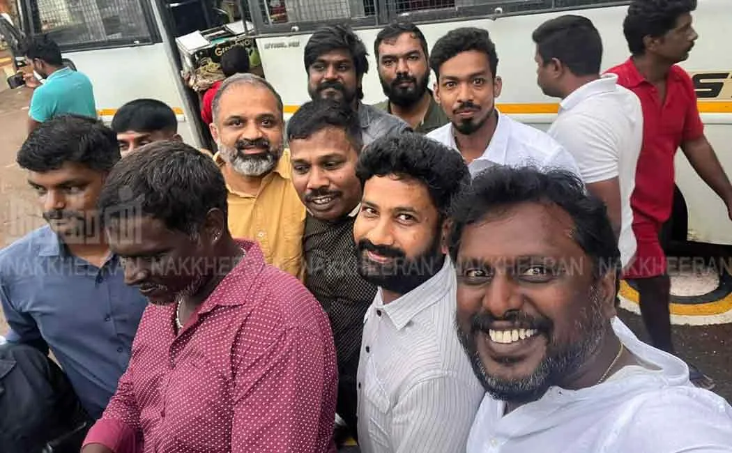  6 persons acquitted; Perariwalan who directly went and welcomed