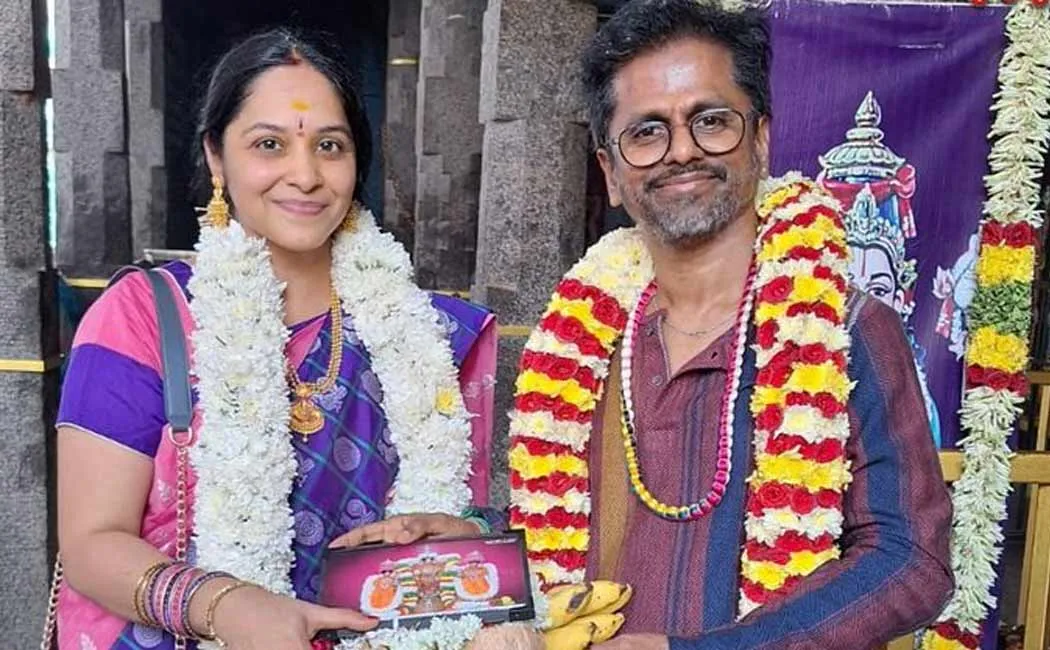 ar murugadoss visit kallakurichi perumal temple with his wife 