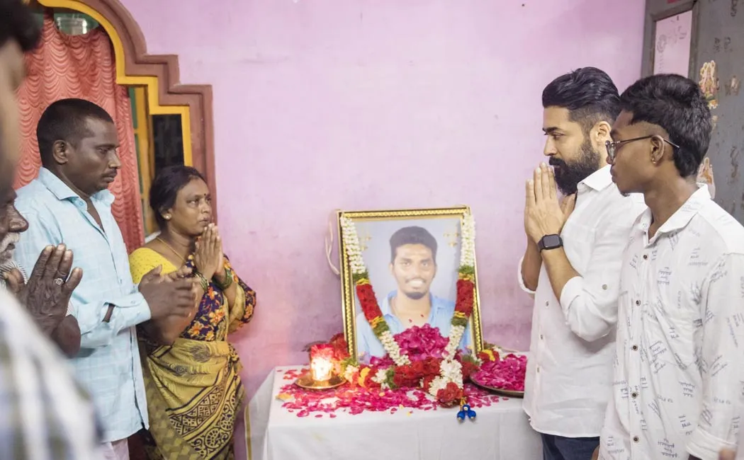 Suriya paid tribute to his fans paased away 