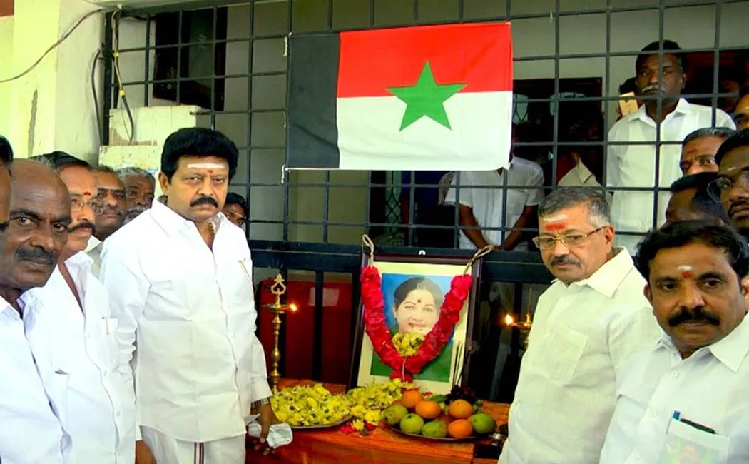 Dhivakaran about Shashikala