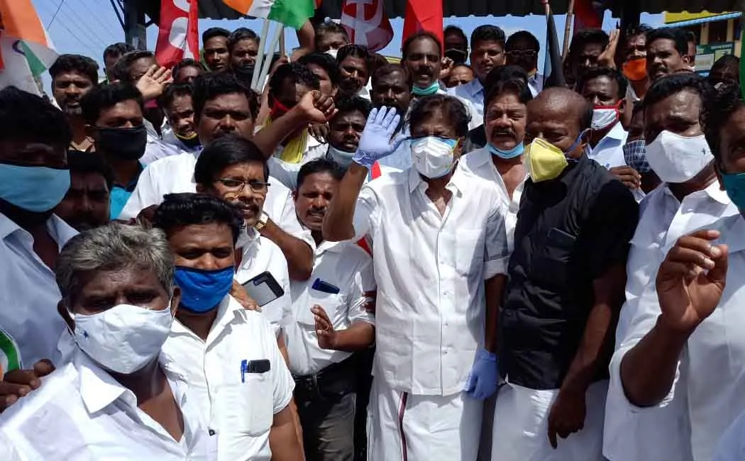 politicians - farmers-struggle- against - Amendment Act
