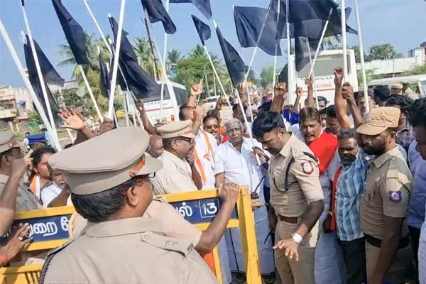 Black flag struggle for Governor RN Ravi who came to Nagai