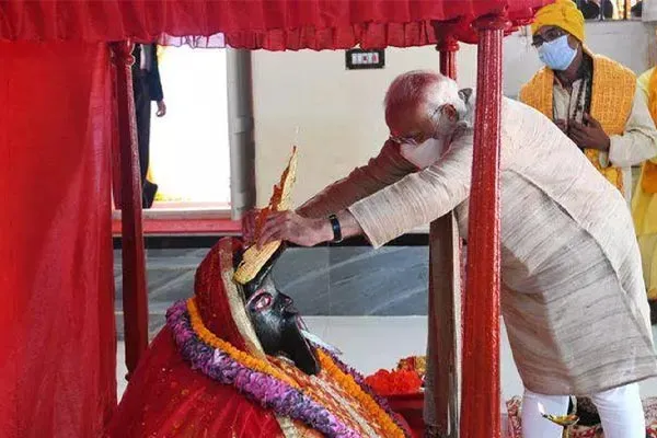temple crown gifted by Prime Minister Modi was stolen