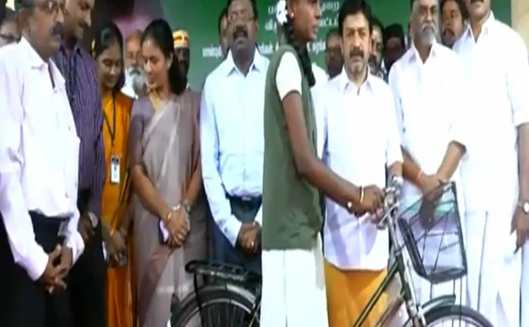  rejected a poor quality bicycle by government of karnataka; Government of Tamil Nadu gave; the Students in confusion !!
