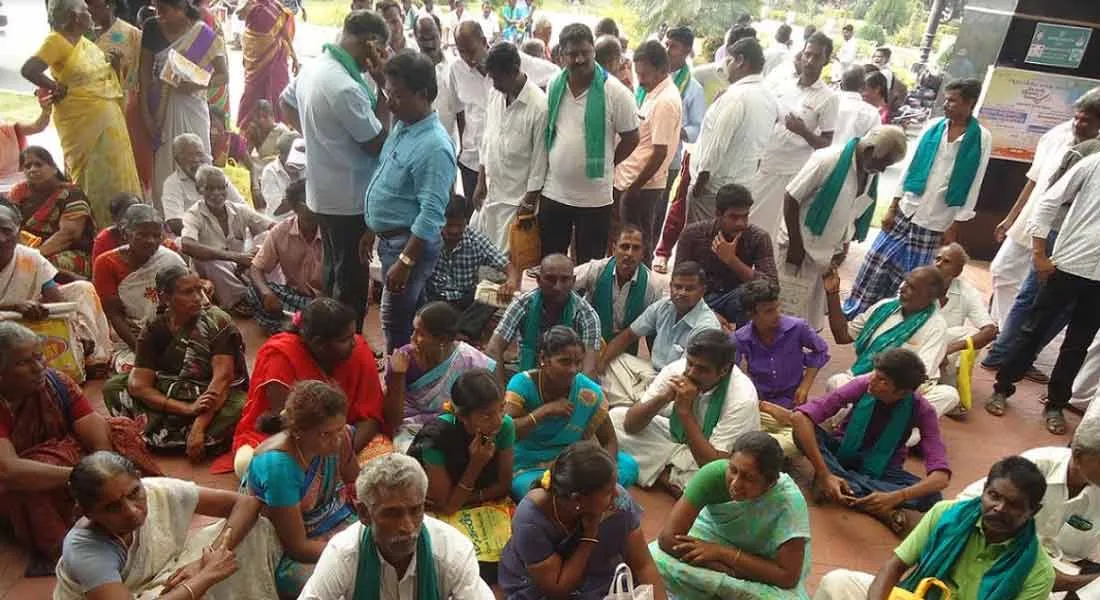  Opponents to eight way road: farmers who broke the eps nose!