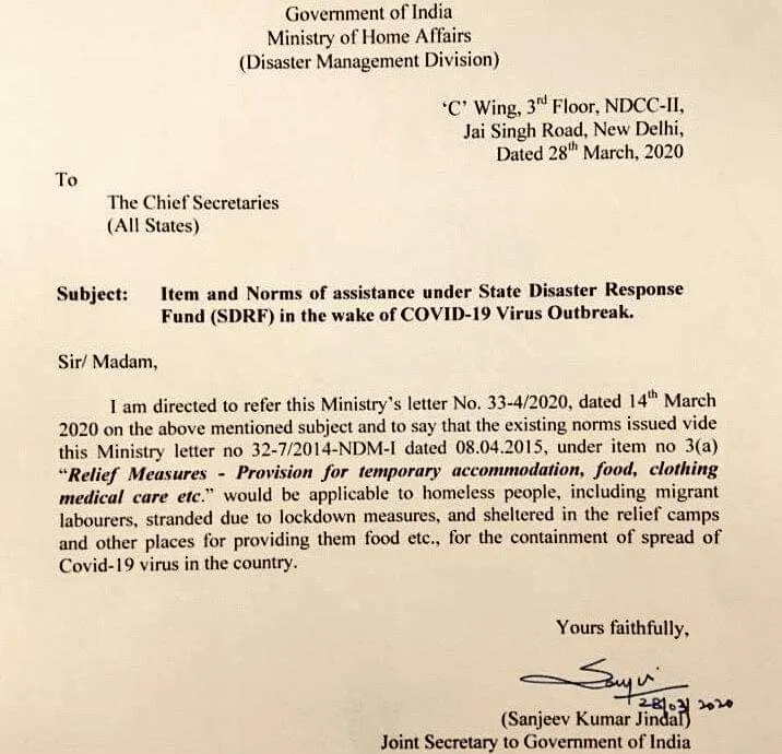 Corona virus issue - Government curfew - Poors waiting in Delhi  