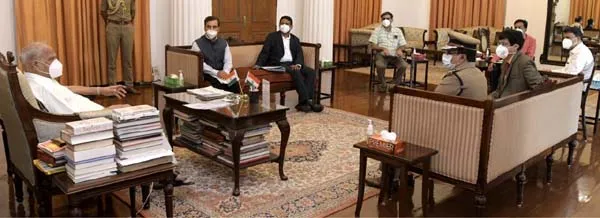 Governor consults with Tamil Nadu high officials!  
