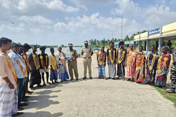 fishermen who released 800 kg sea cow caught in net back into sea