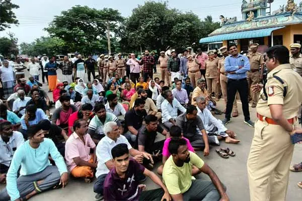 Public struggle against sudden road blockade today -