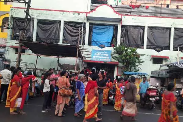 Devotees visiting Nataraja Temple face a difficult situation