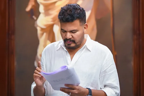 ram charan game changer look leaked shankar sad 