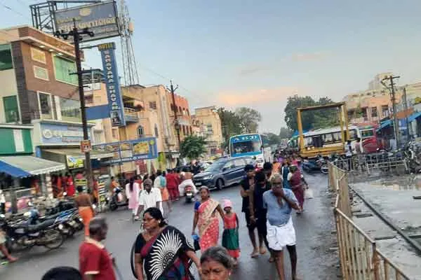 Devotees visiting Nataraja Temple face a difficult situation