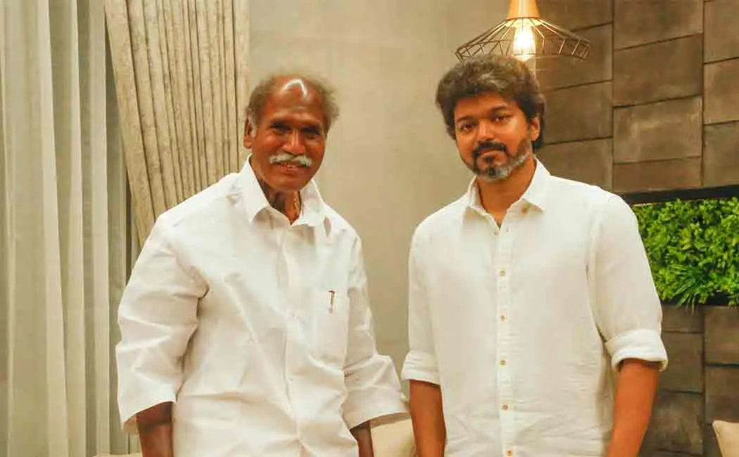 Puducherry Chief Minister meets actor Vijay!