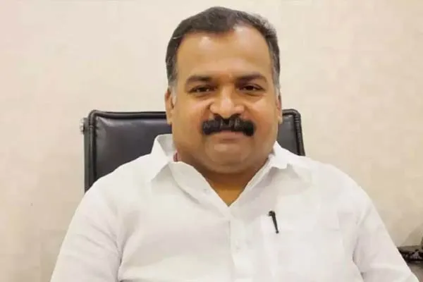 Vijay  arrival scares Seaman says Manickam Tagore