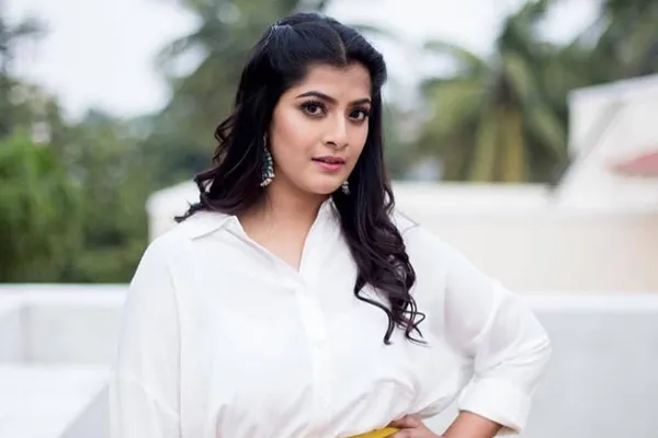 varalkshmi sarathkumar explained about smk party joined bjp issue