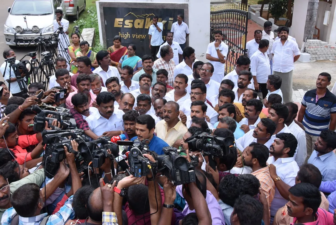 MLAS LEAVE FROM RESOTR