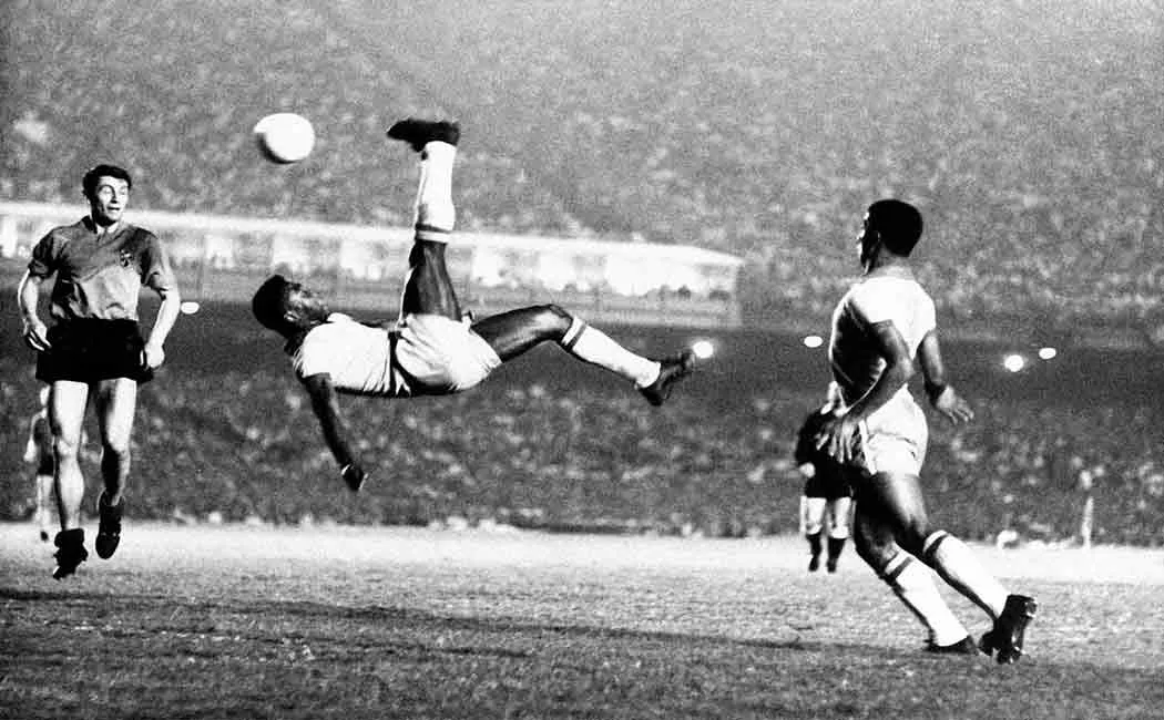 Body to be placed on the field where Pele played