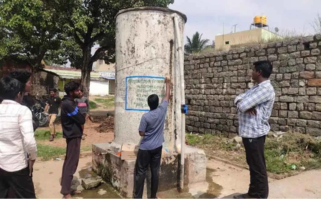 People who cleaned the tank with goomyam because the woman from the alternative community drank the water
