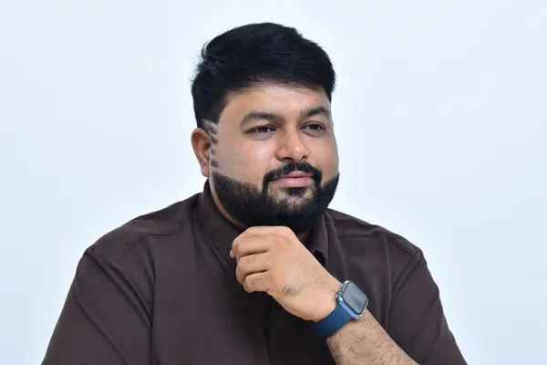 Thaman  says no one should marry as girls want to be independent