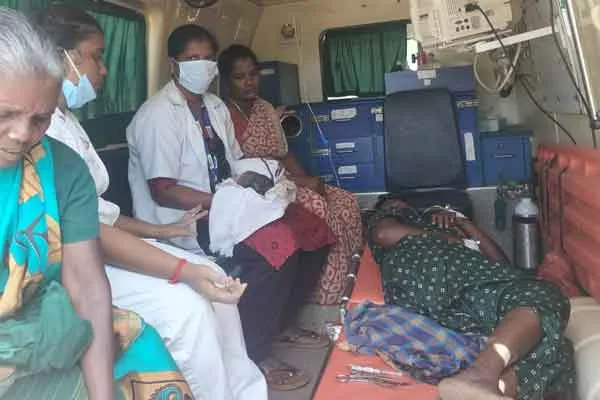 108 Relatives praise the employees who gave birth in the ambulance