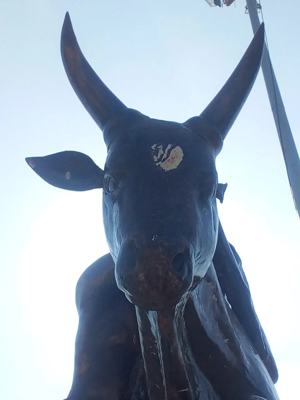 statue 
