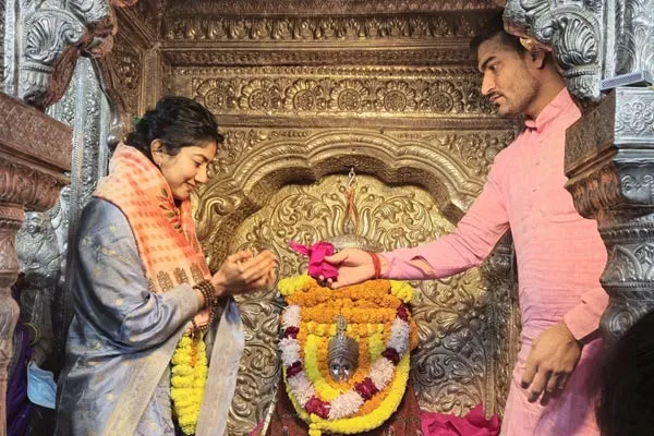 sai pallavi at varanasi 