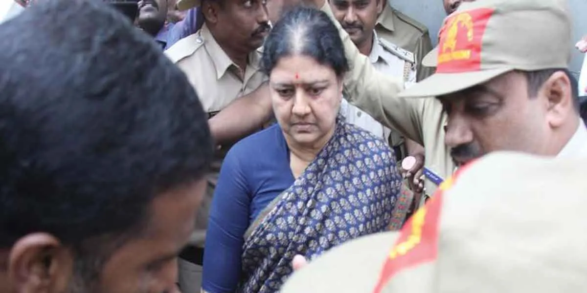 Sasikala admitted in govt hospital 