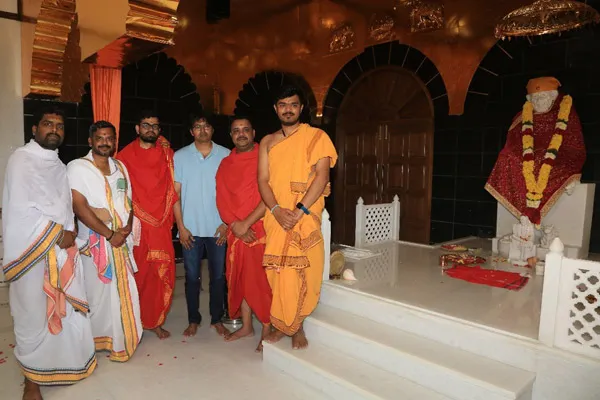 vijay dharisanam at saibaba temple
