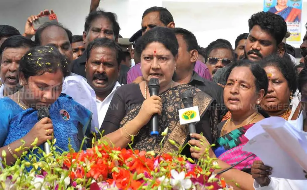“People know traitors; We are united” - Sasikala