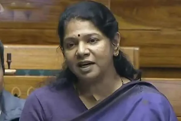 Kanimozhi alleges Union government is abandoning railway sector