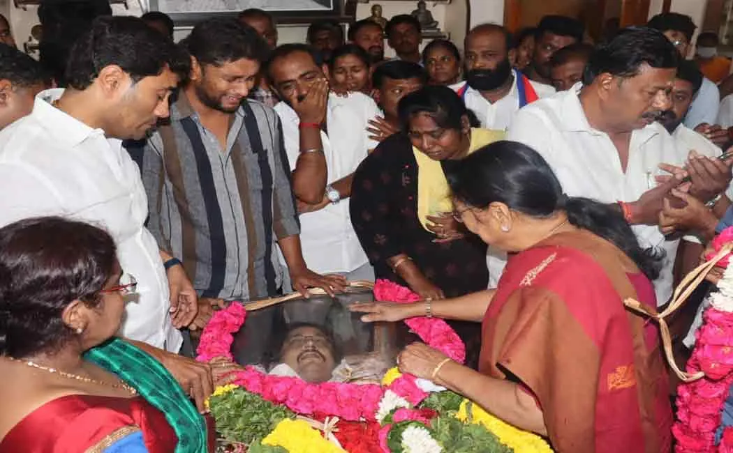 Tirumagan E Ve Ra..... Gurukula house of the artist is broken...!