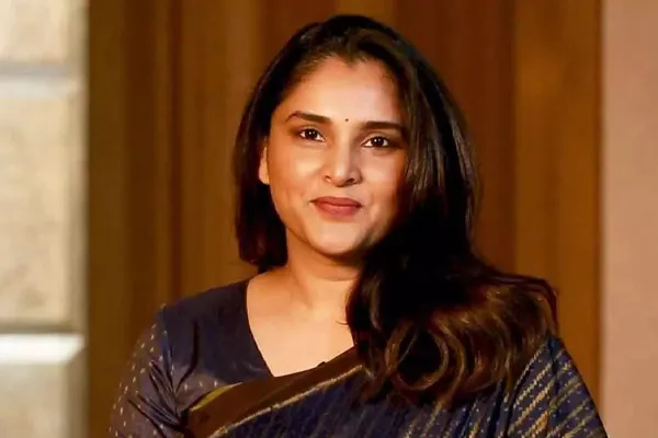 divya spandana against tamanna as mysore sandal soap brand ambassador