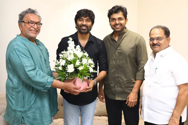 dhanush donates 1 crore to nadigar sangam building 