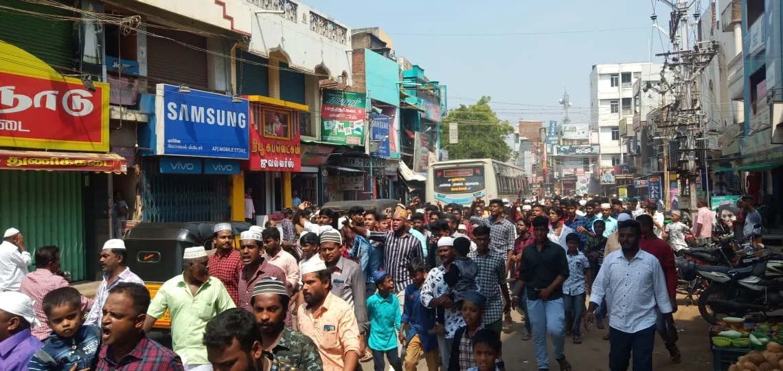 The sudden rally of Muslim youth