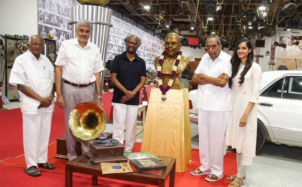 rajini visits avm museum 