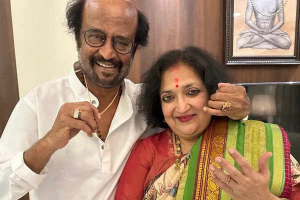 soundarya rajinikanth about his parents 