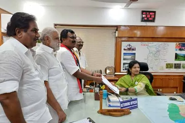 Thanga tamilselvan was severely criticized by T.D.V.Thinakaran