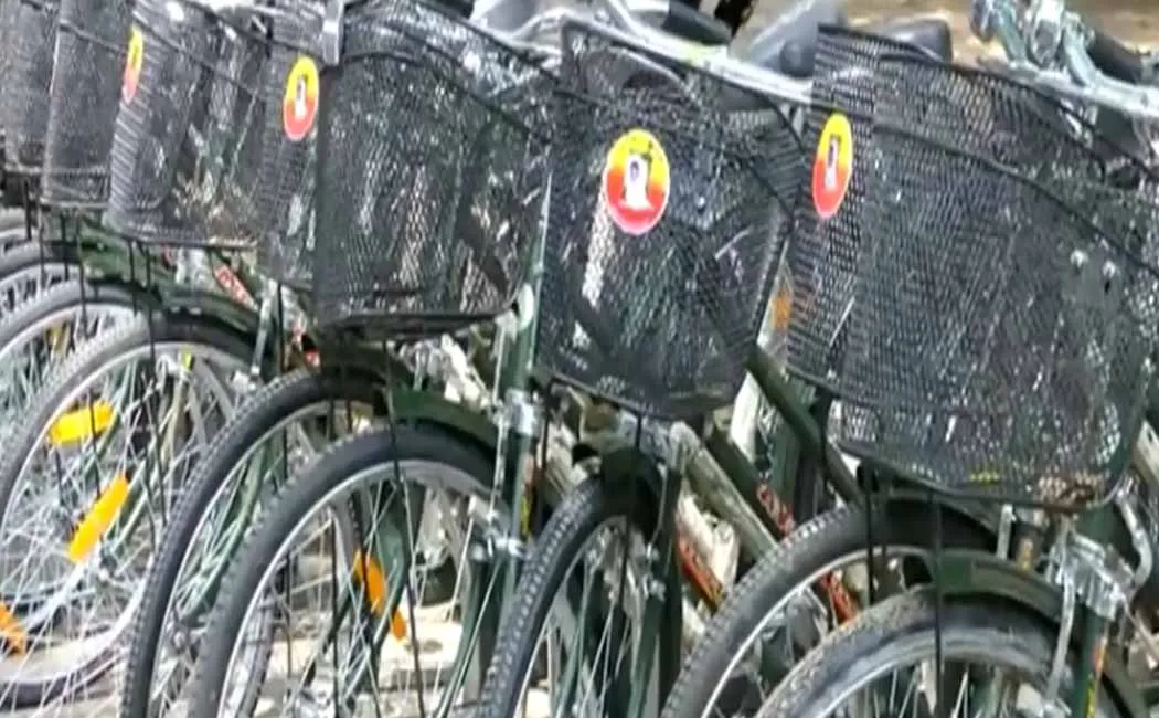  rejected a poor quality bicycle by government of karnataka; Government of Tamil Nadu gave; the Students in confusion !!