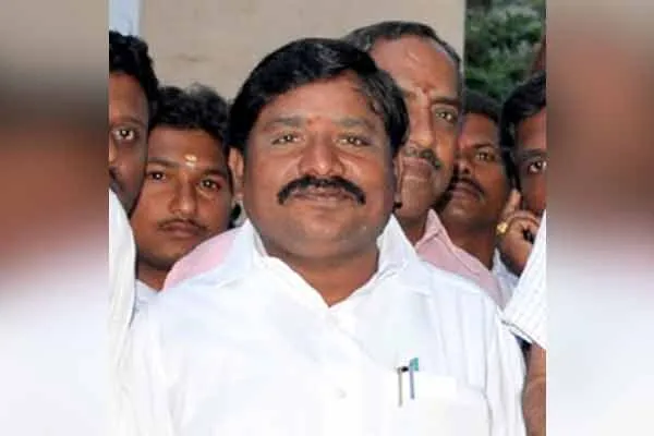 Allegations of caste discrimination in AIADMK