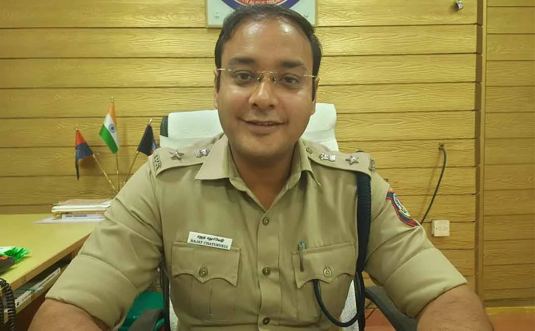 Kallakurichi Special Division Police Officers Transferred with Cage