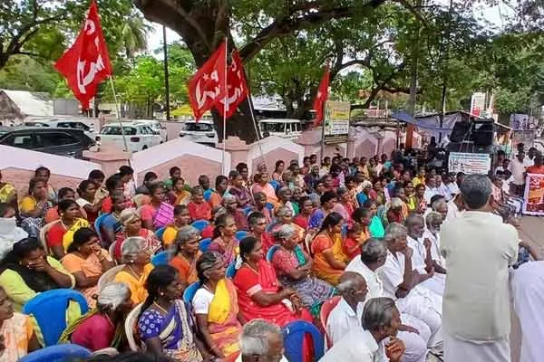 Public strongly opposes merging Panchayat with Panruti Municipality 